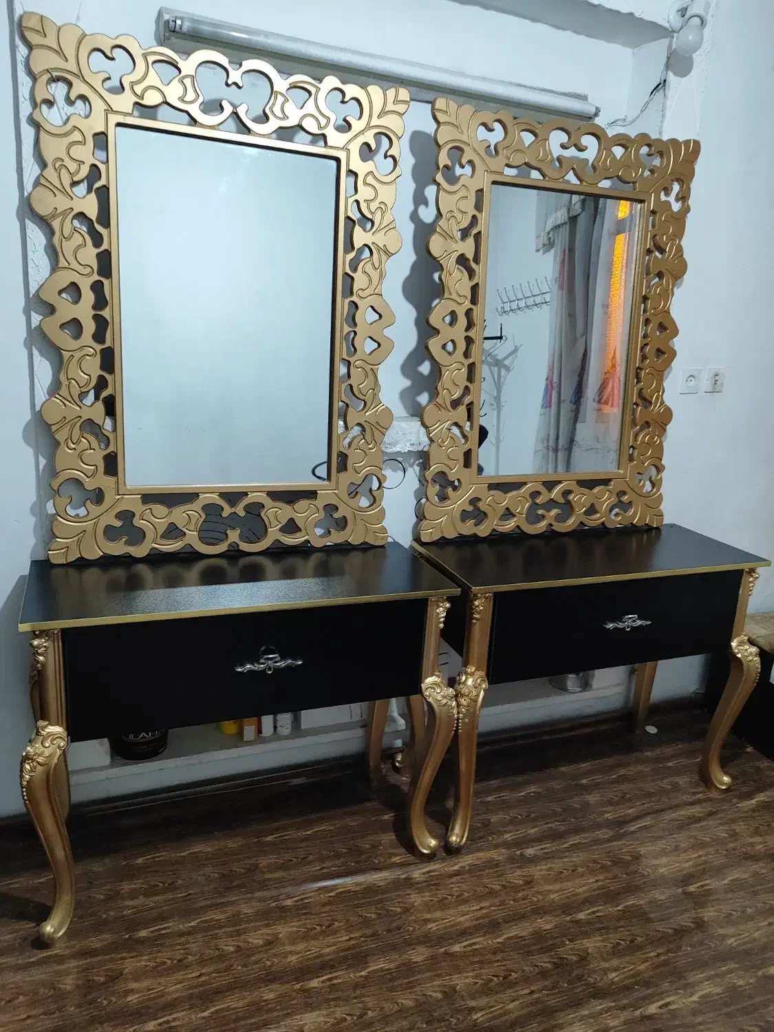 آینه وکنسول آرایشگاه|بوفه، ویترین، کنسول|قزوین, |دیوار