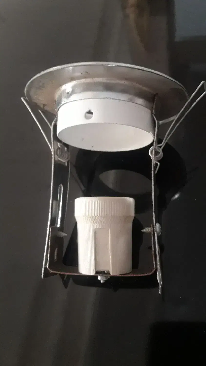 تعدادی پایه لامپ برای فروش|مصالح و تجهیزات ساختمان|الیگودرز, |دیوار