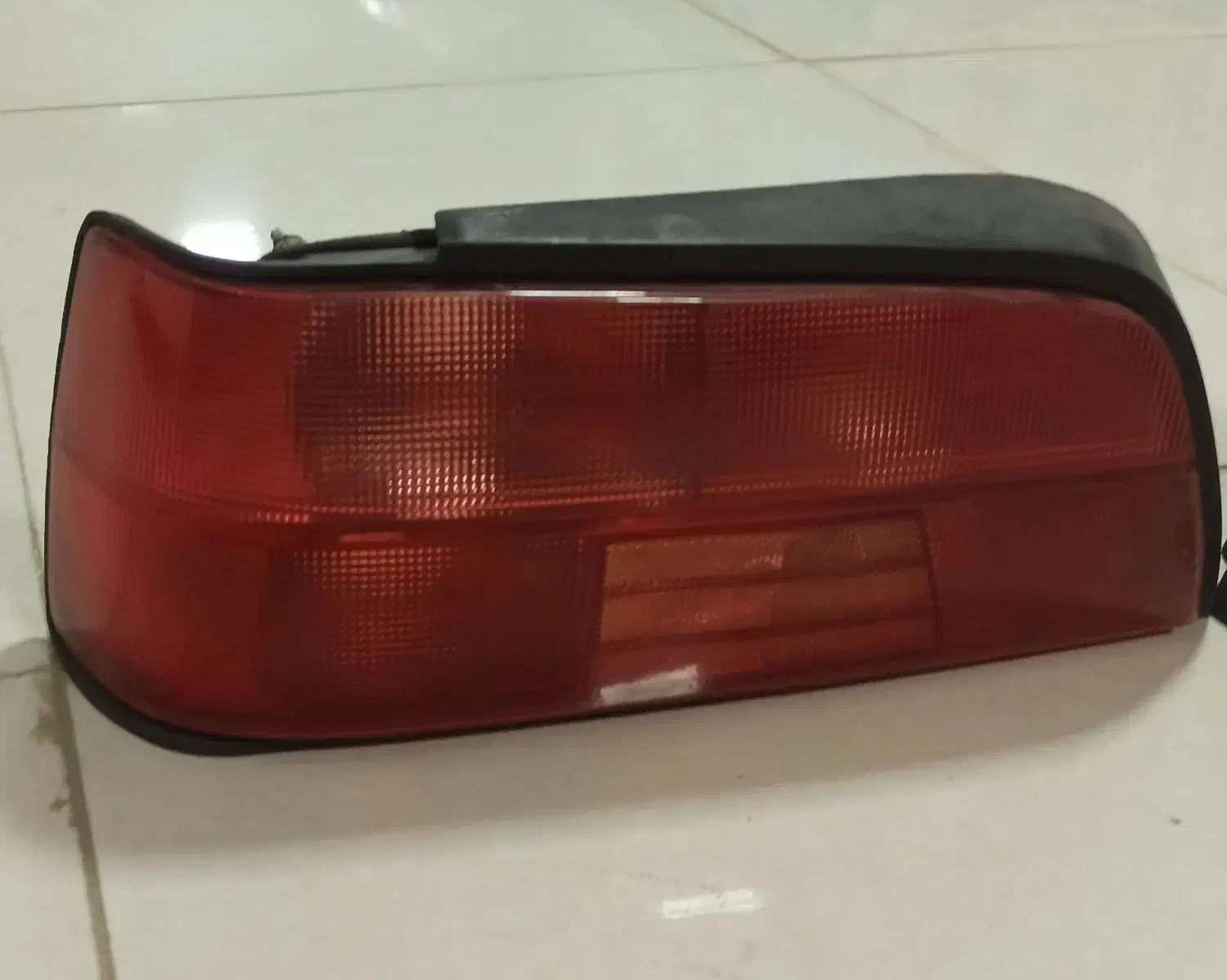 چراغ عقب پارس|قطعات یدکی و لوازم جانبی|شاهین‌شهر, شهرک مطهری|دیوار