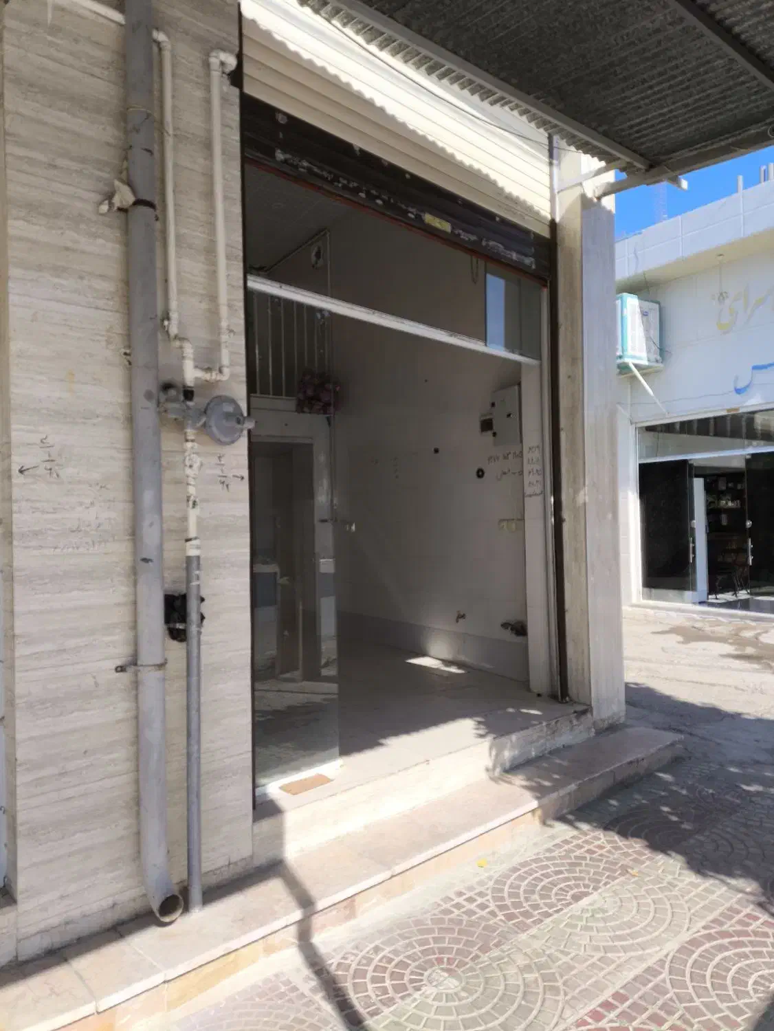 یک دهنه مغازه|اجارهٔ مغازه و غرفه|فیروزآباد (فارس), |دیوار