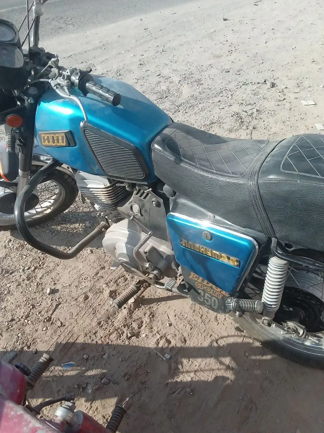 ایژ روستا پلانتا|موتورسیکلت|پائین جام, |دیوار