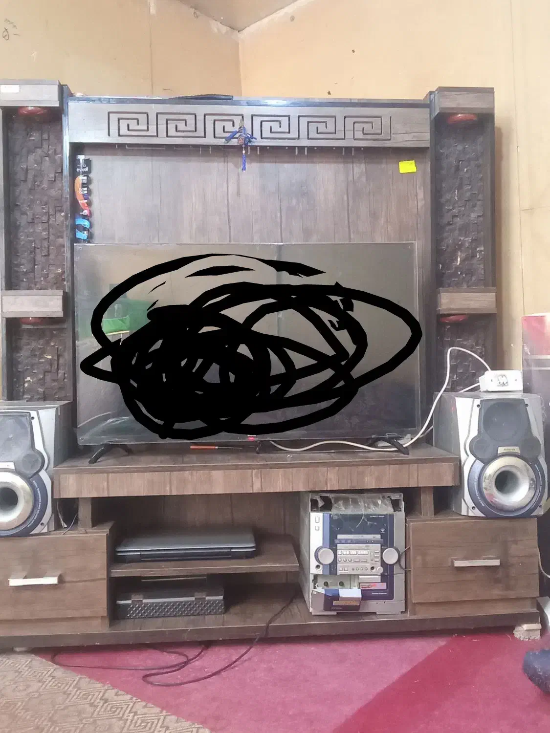 یک عدد میز تلویزیون|میز تلویزیون|بم, |دیوار