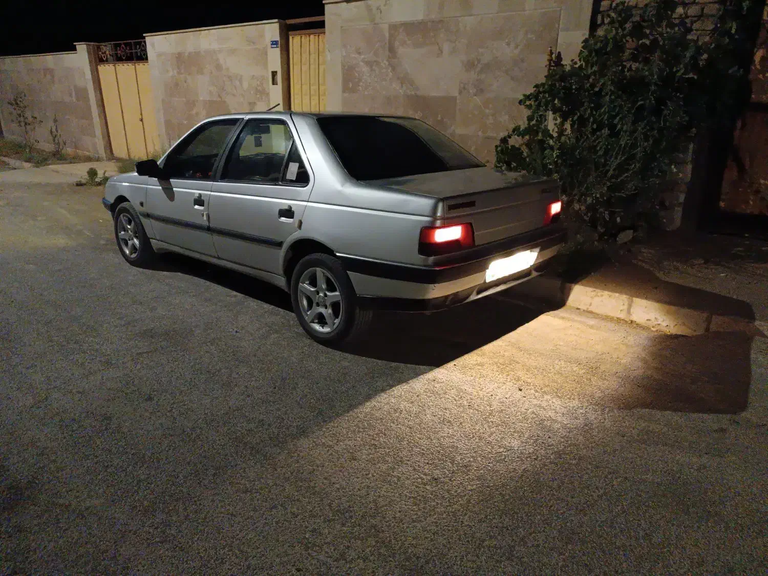 پژو 405مدل 84|خودرو سواری و وانت|قم, پردیسان|دیوار