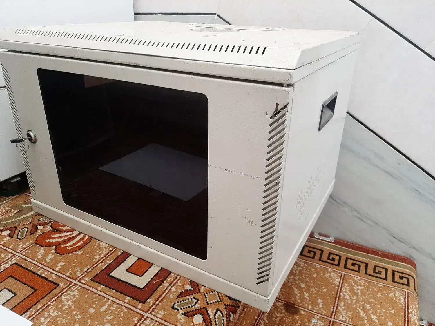 رک دیواری. محفظه دستگاه دوربین و سوئیچ، سرور، UPS|مودم و تجهیزات شبکه|خمینیشهر, |دیوار