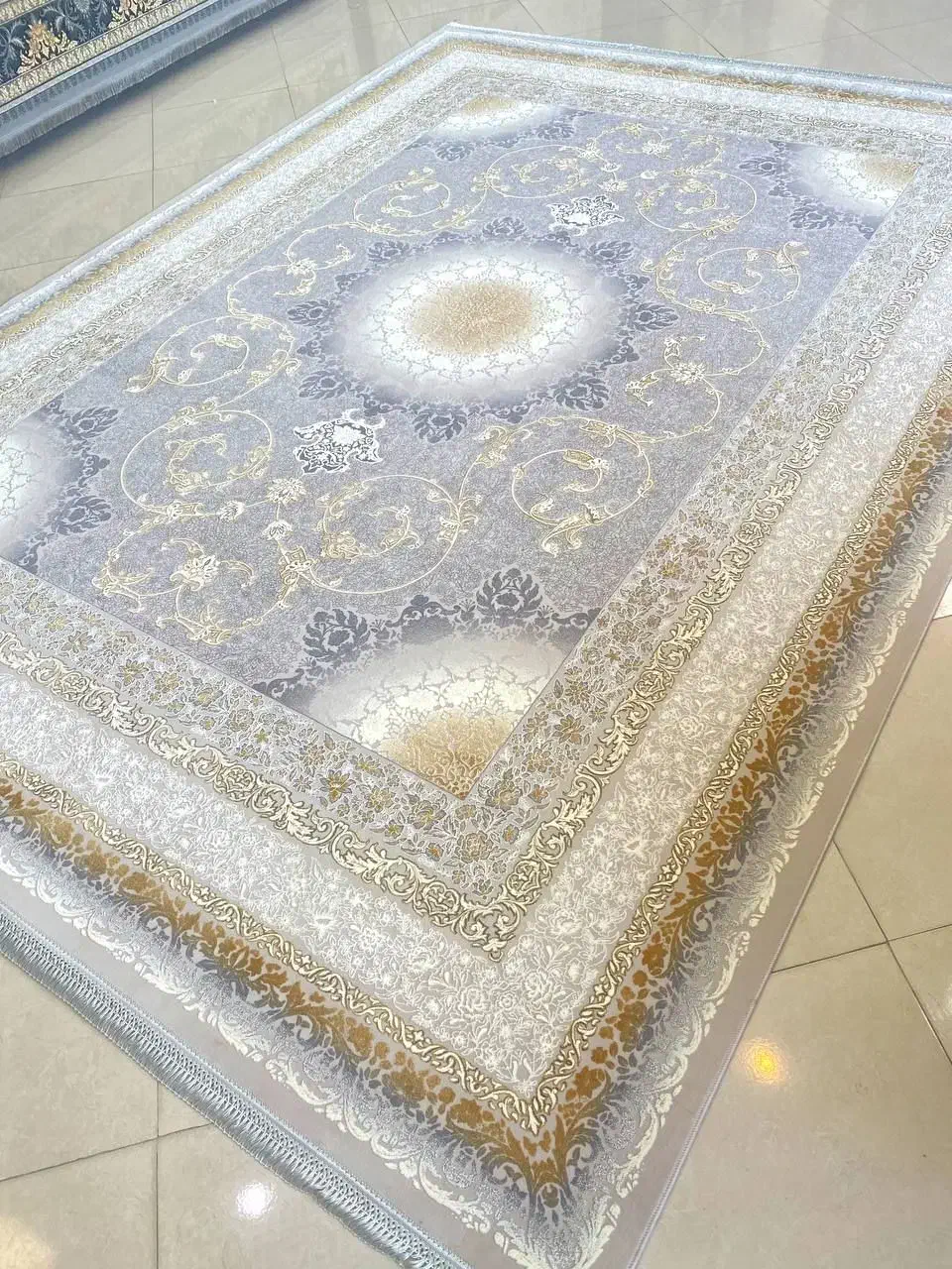 تعویض فرشهای سنتی کهنه با طرحهای مدرن در قصر فرش|فرش|بوشهر, |دیوار