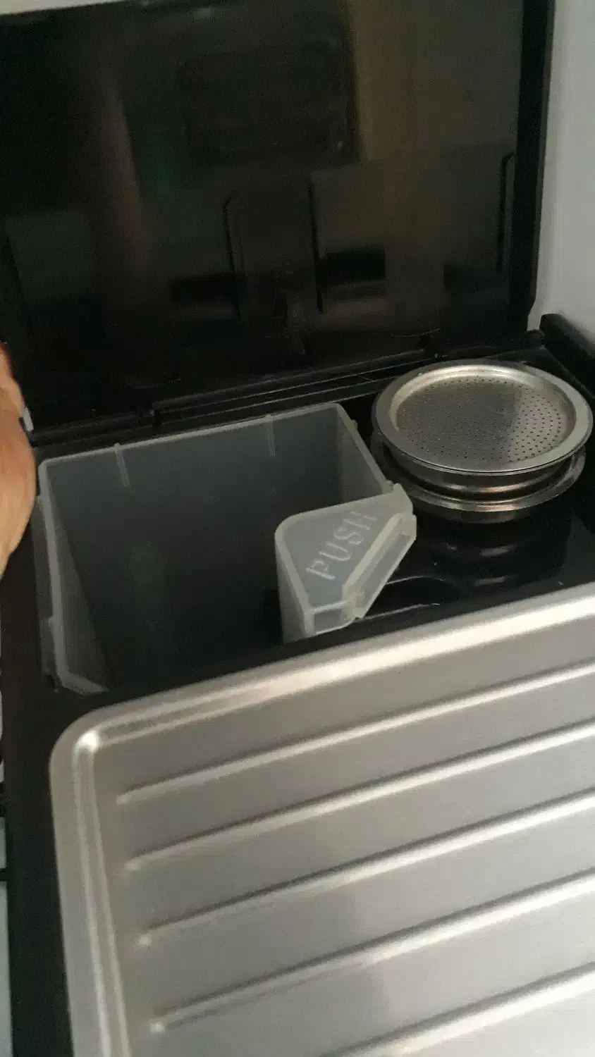 دستگاه قهوه ساز برند Delonghi|سماور، چای‌ساز، قهوه‌ساز|پرند, فاز ۴|دیوار