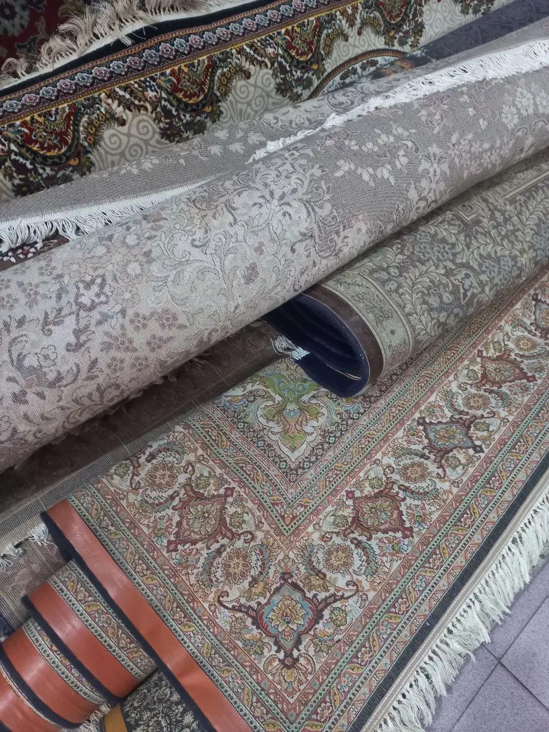 ۲۰ تخته فرش کارکرده درحدنو|فرش|بندرعباس, |دیوار