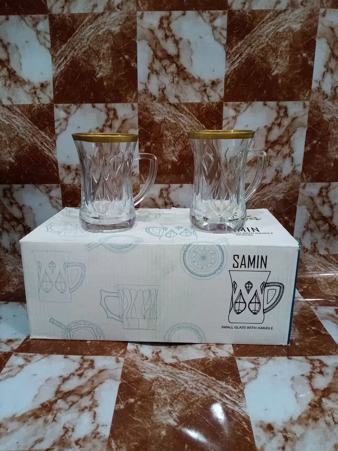 لیوان شیشه ای مدل سمین لب طلایی|ظروف سرو و پذیرایی|نجفآباد, ریاضی|دیوار