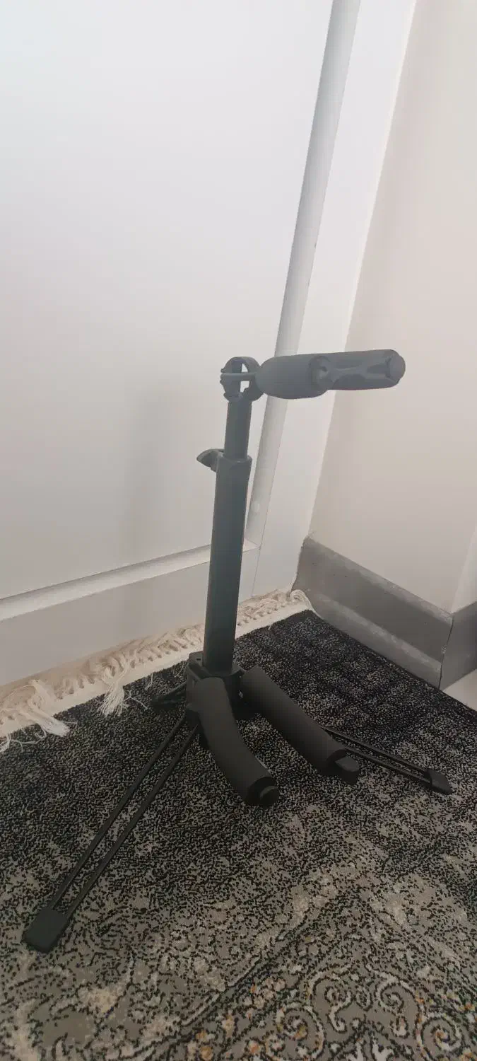 استند(پایه،نگه دارنده)سه‌تار،ویولون|گیتار، بیس، امپلیفایر|اندیشه, شهرک صدف|دیوار