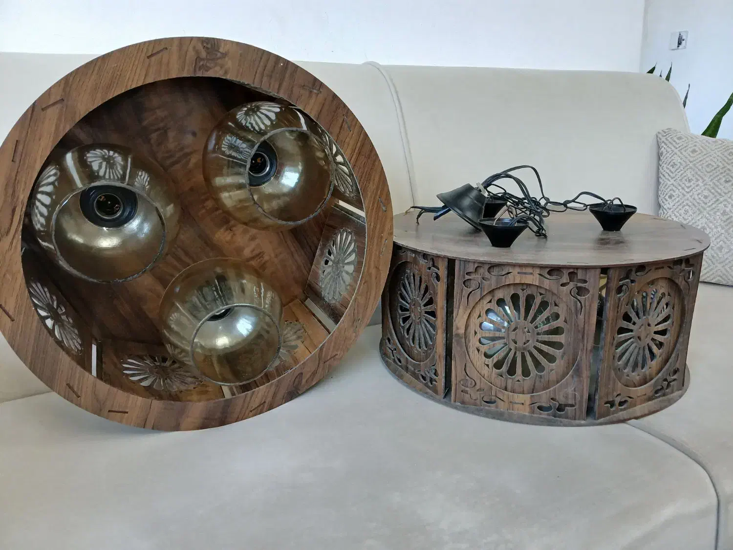 لوسترچوبی۳شاخه|لوستر و چراغ آویز|بندر انزلی, آذربایجان|دیوار