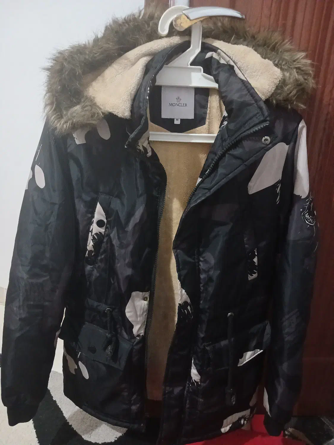 کاپشن|لباس|رشت, شهرک شهید رجایی|دیوار