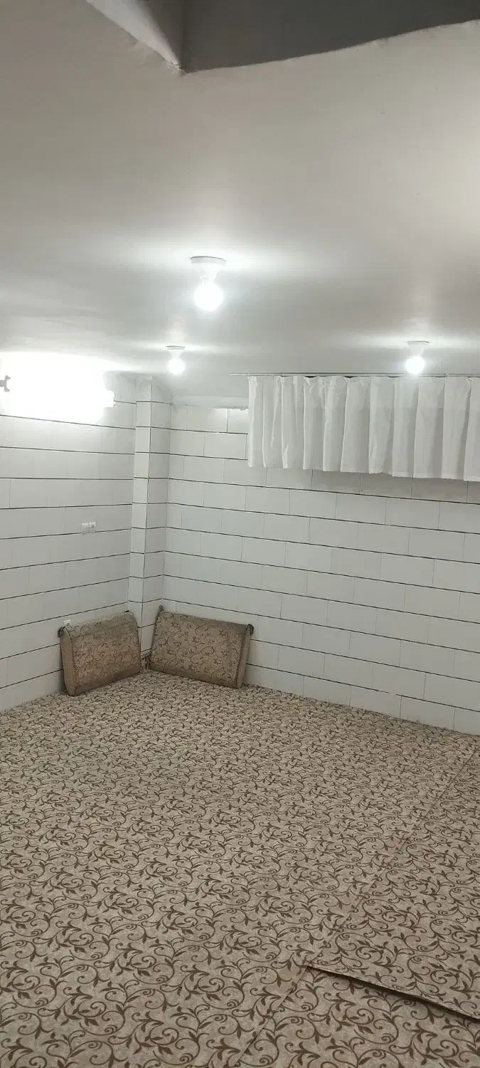 زیر زمین مسکونی و سوییت و گارگاهی|اجارهٔ خانه و ویلا|خمینیشهر, |دیوار