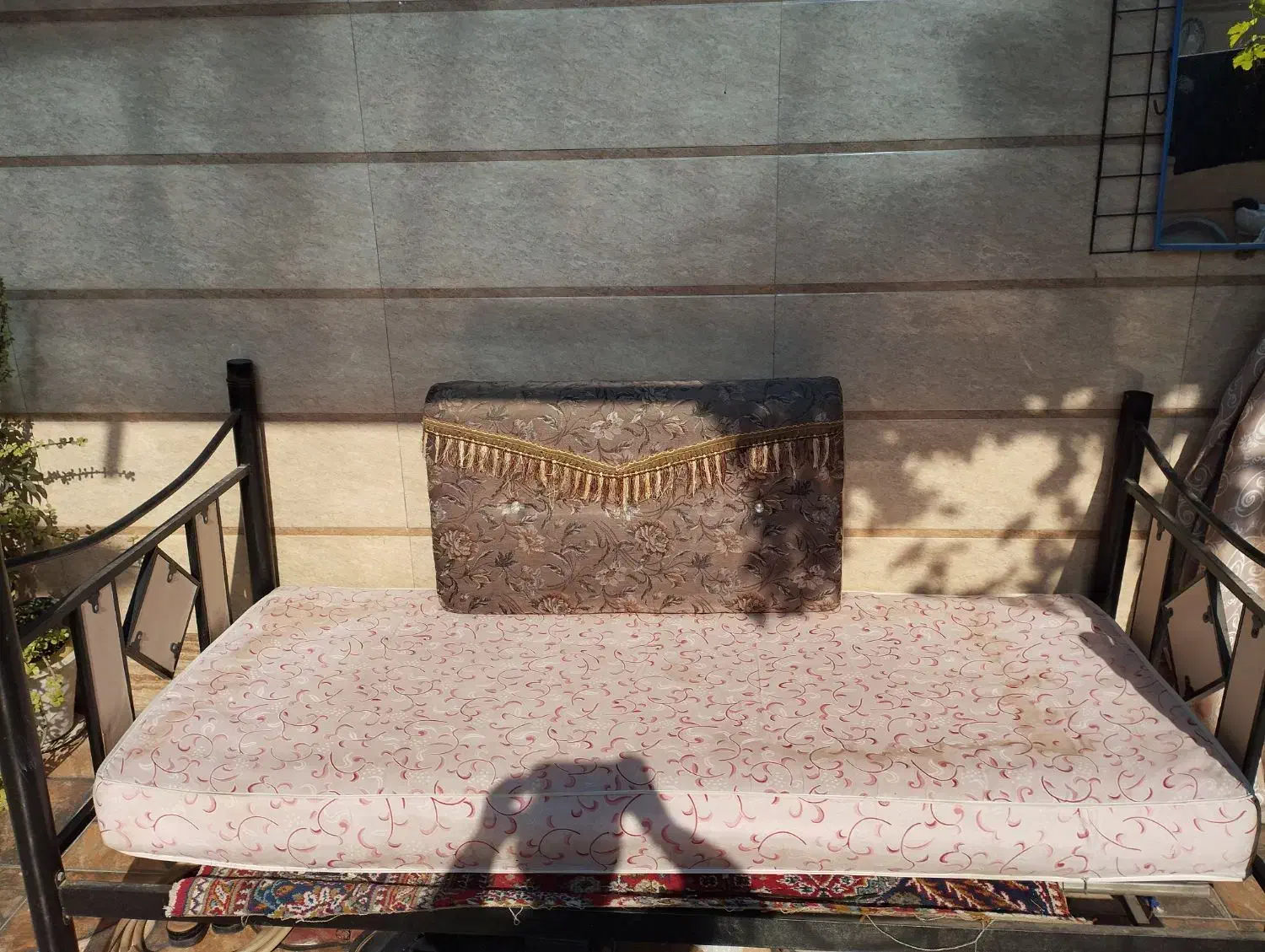 چند تیکه لوازم خانه|تخت و سرویس خواب|گنبد کاووس, |دیوار