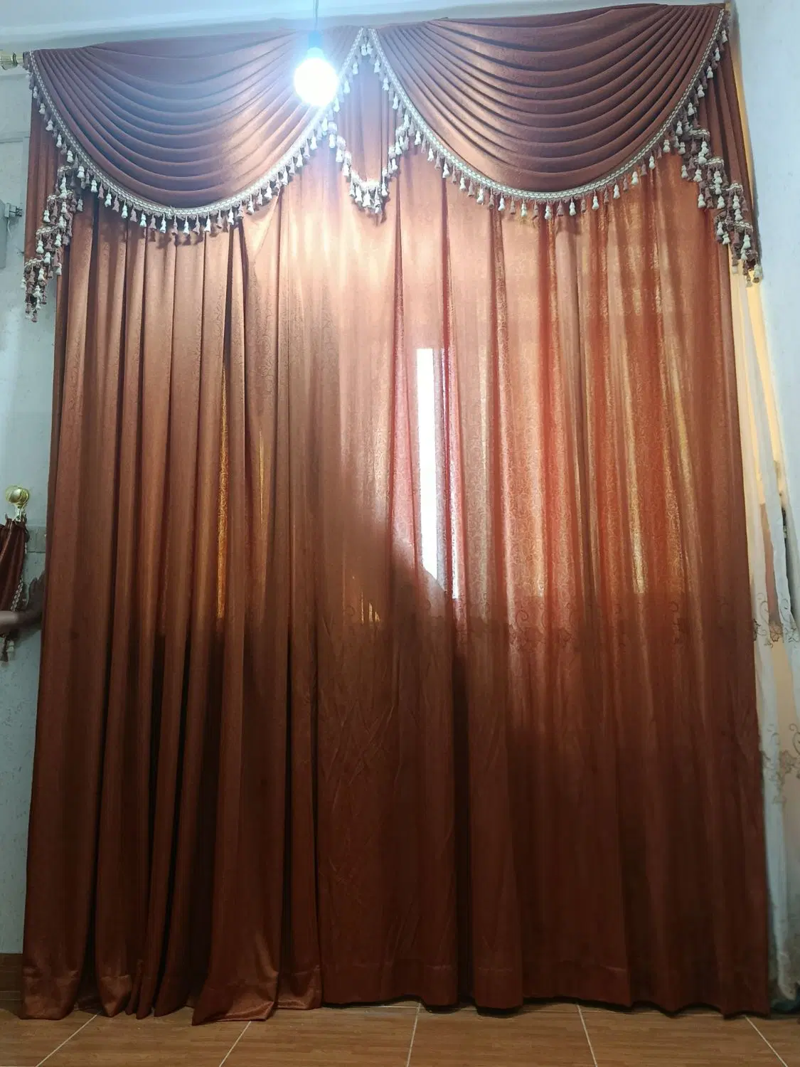 پرده|پرده، رانر، رومیزی|رودان, |دیوار