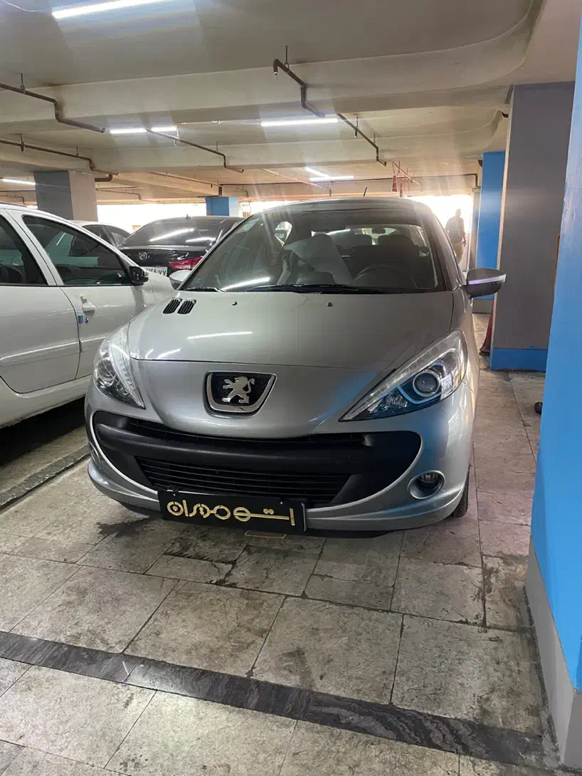 ۲۰۷ تیتانیوم بسیار تمیز / فروش نقد و اقساط|خودرو سواری و وانت|تهران, ظفر|دیوار