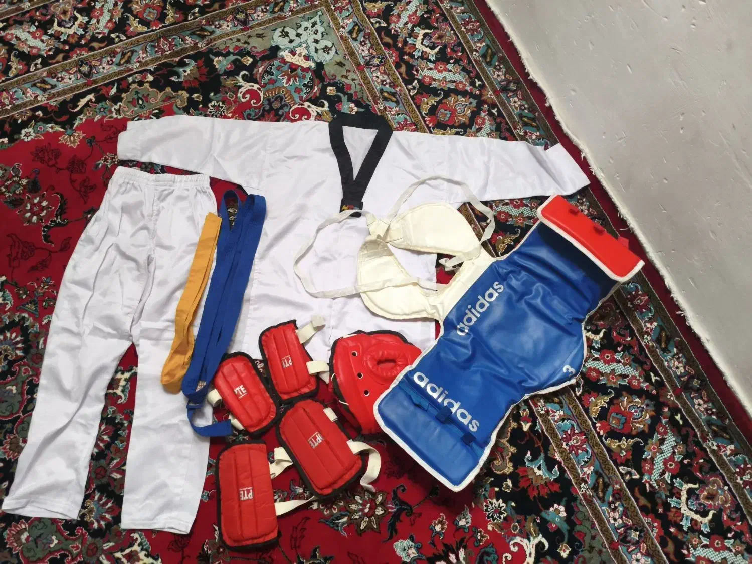 لباس و هوگو تکواندو|تجهیزات ورزشی|پارس‌آباد, |دیوار