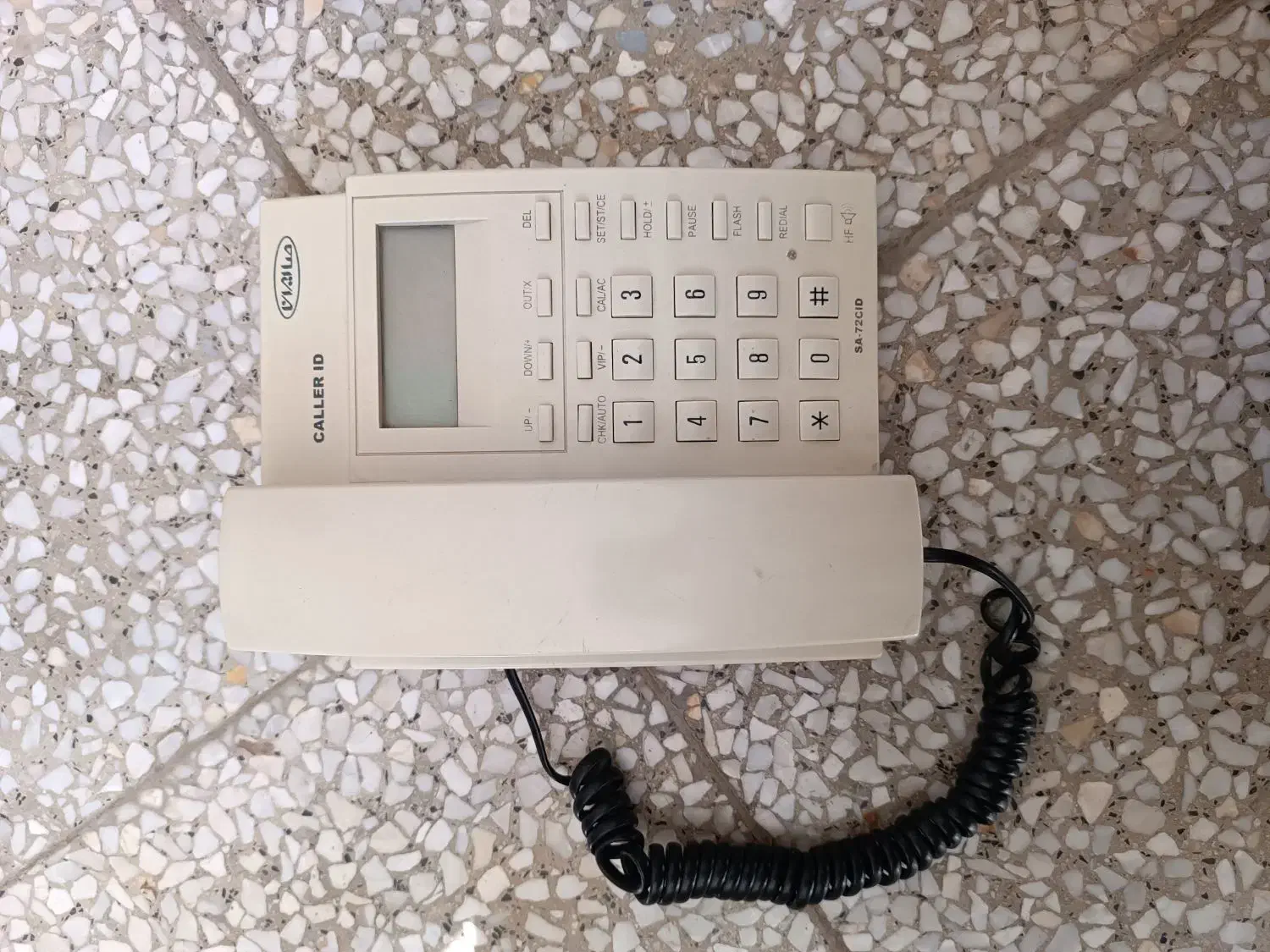 سه عدد تلفن استفاده ندارم مناسب میدم|تلفن رومیزی|شاهینشهر, شهرک هشت بهشت|دیوار