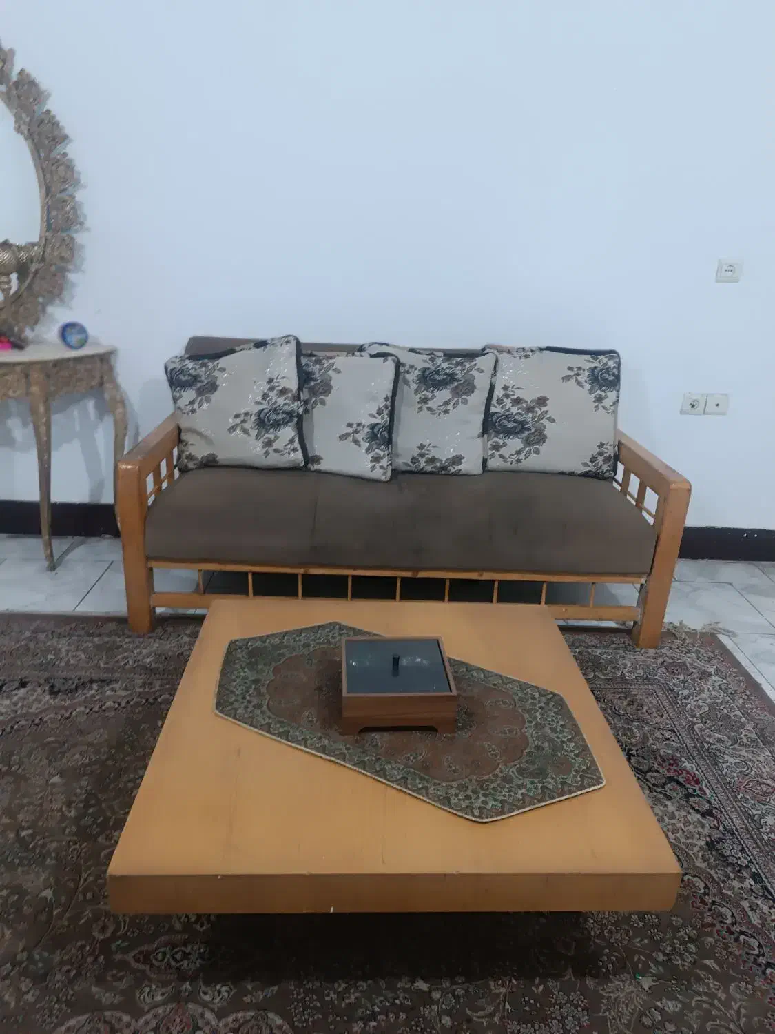 مبلمان هفت نفره روسی|مبلمان خانگی و میز عسلی|گرگان, |دیوار