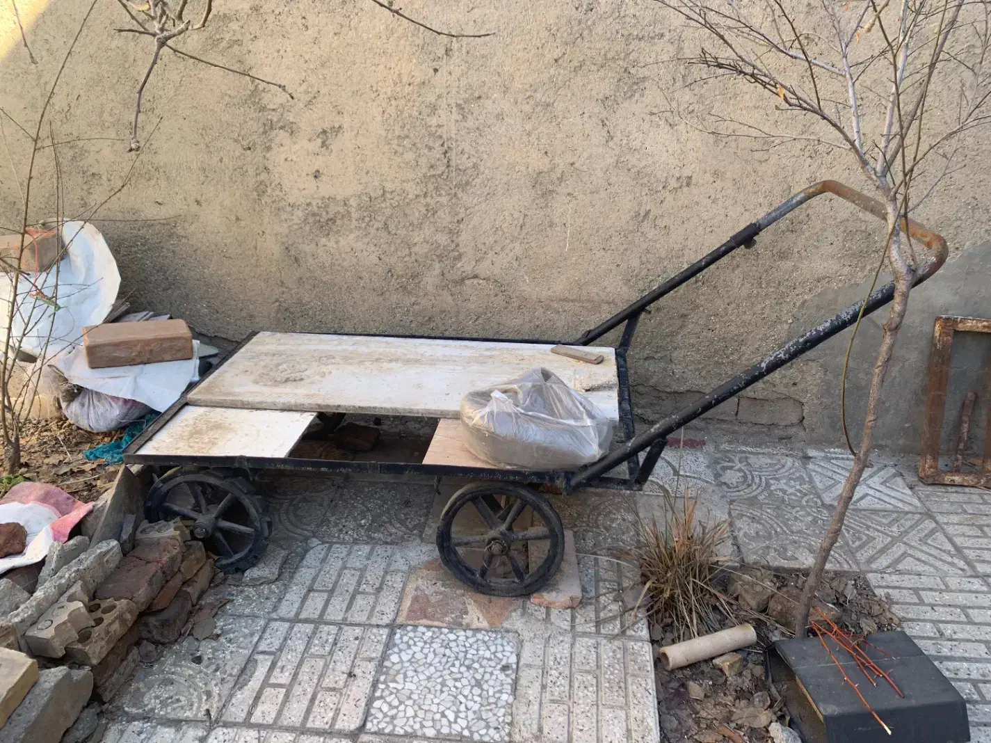 ارابه|ابزارآلات|خوی, |دیوار