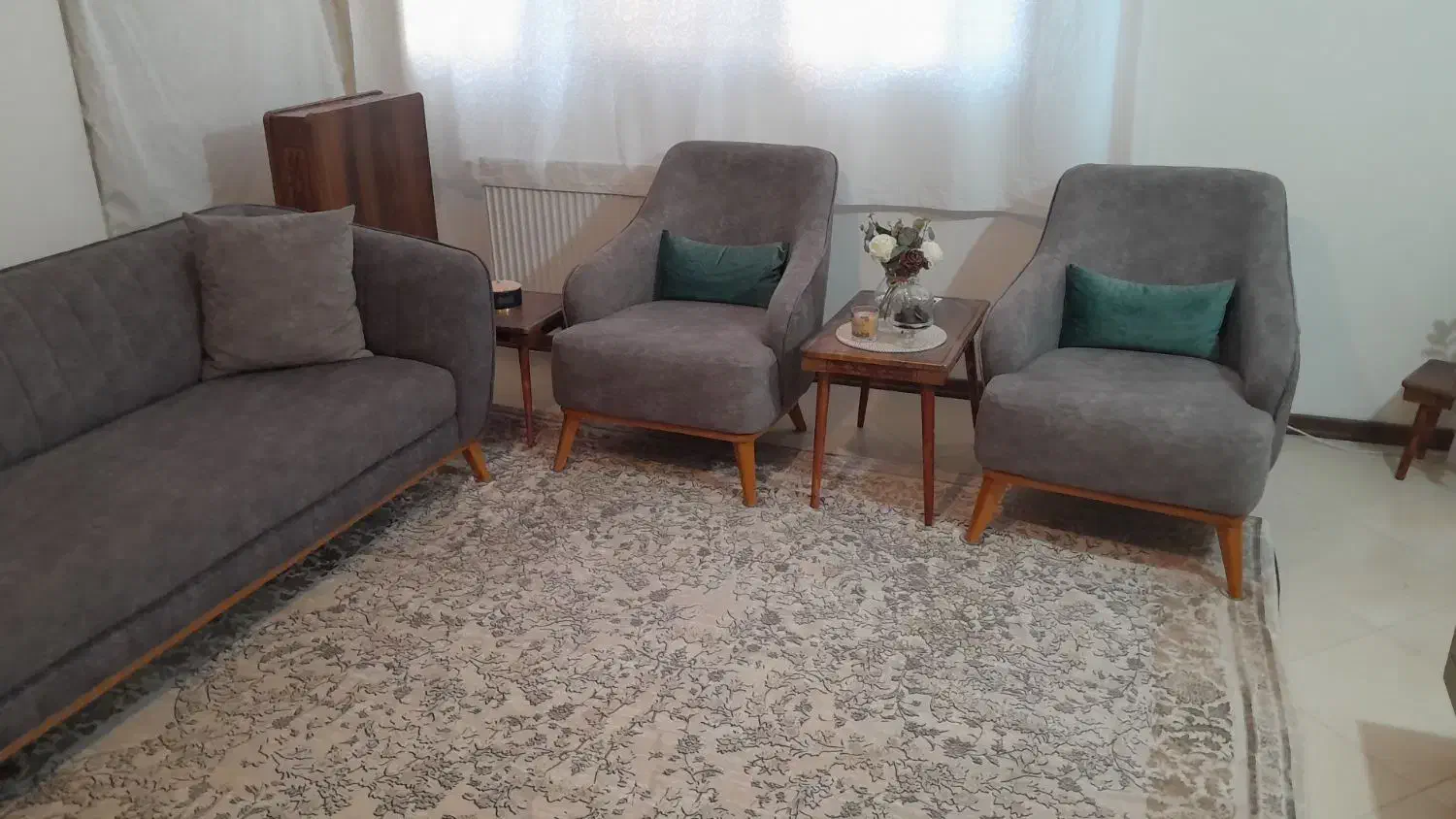 نیم ست مبلمان|مبلمان خانگی و میز عسلی|شاهینشهر, مسکن مهر|دیوار