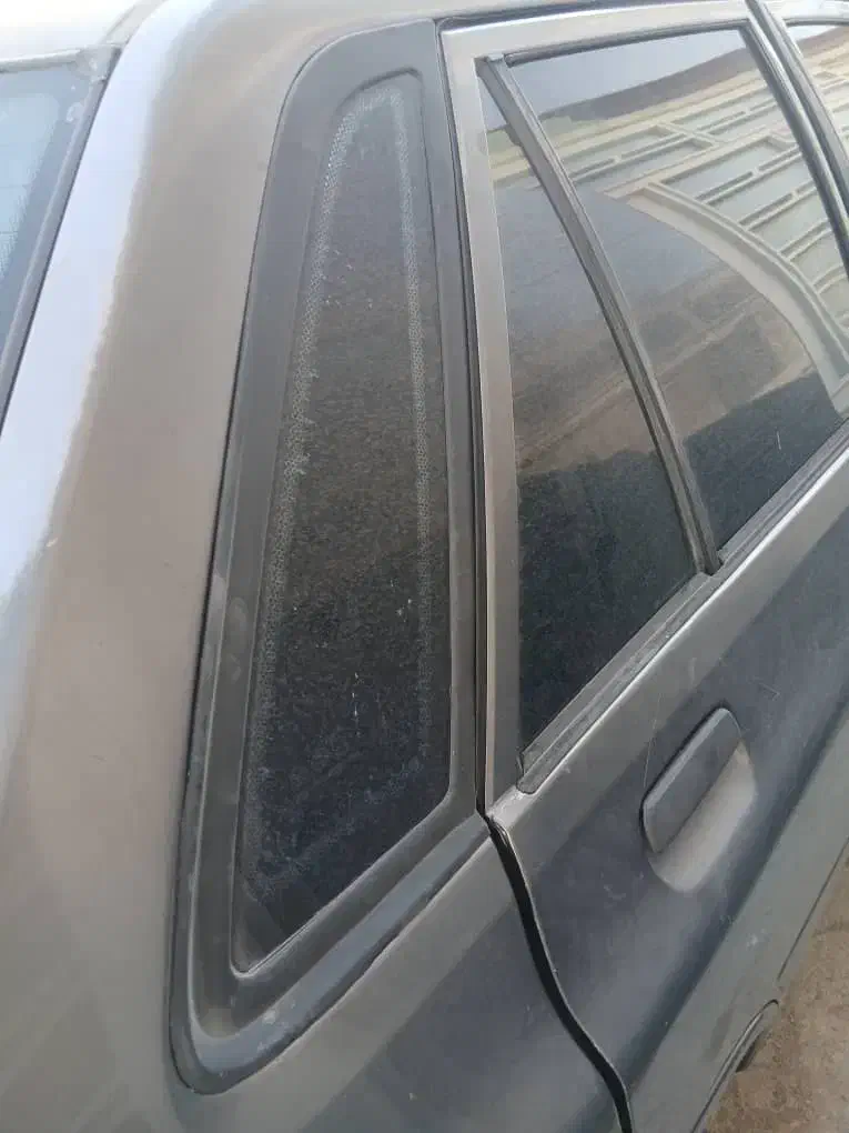 شیشه مثلثی عقب پراید|قطعات یدکی و لوازم جانبی|زرقان, |دیوار