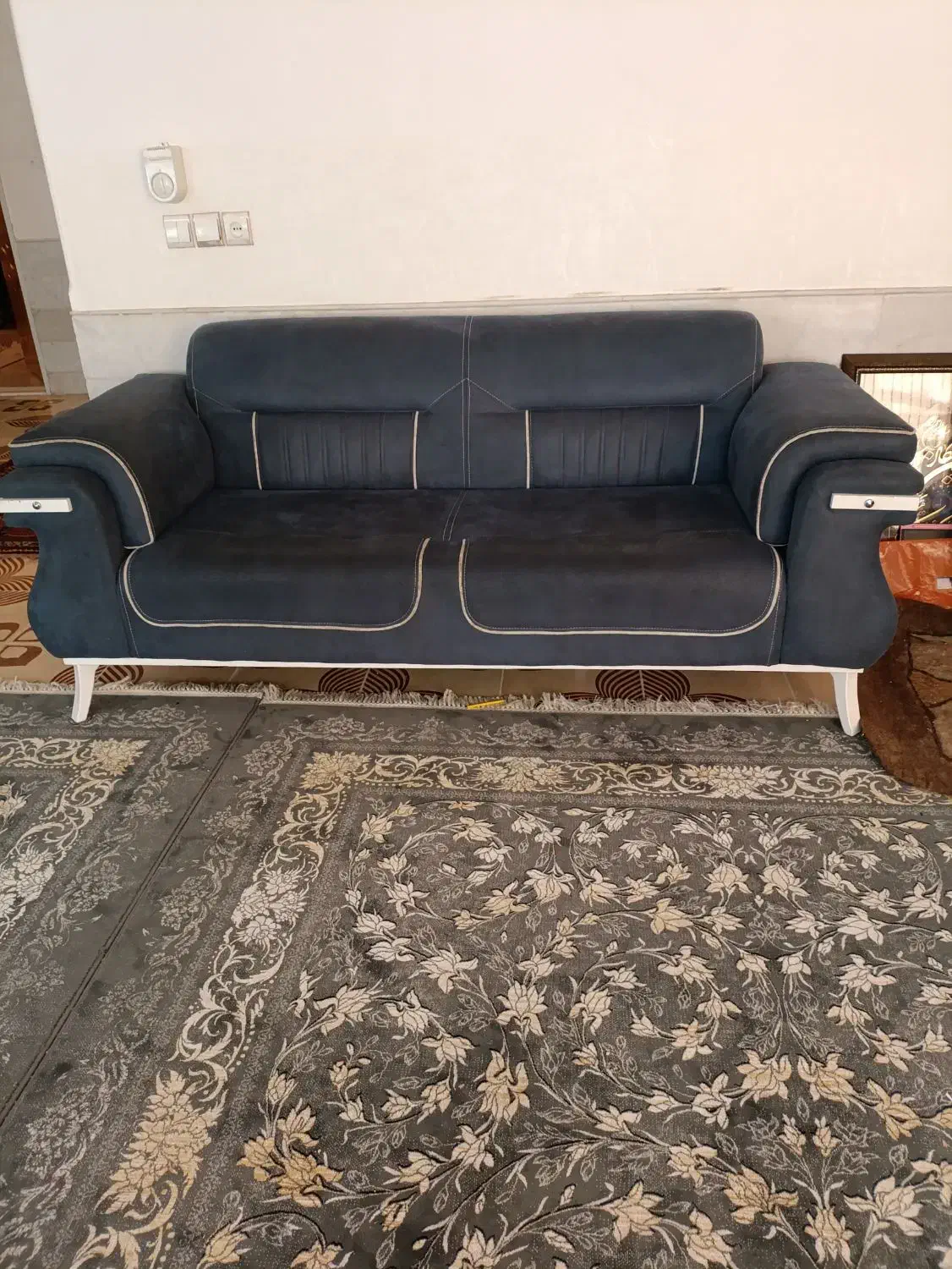 یکسال کارکرد.سالم و محکم.مختص با سلیقه ها|مبلمان خانگی و میز عسلی|یزد, |دیوار