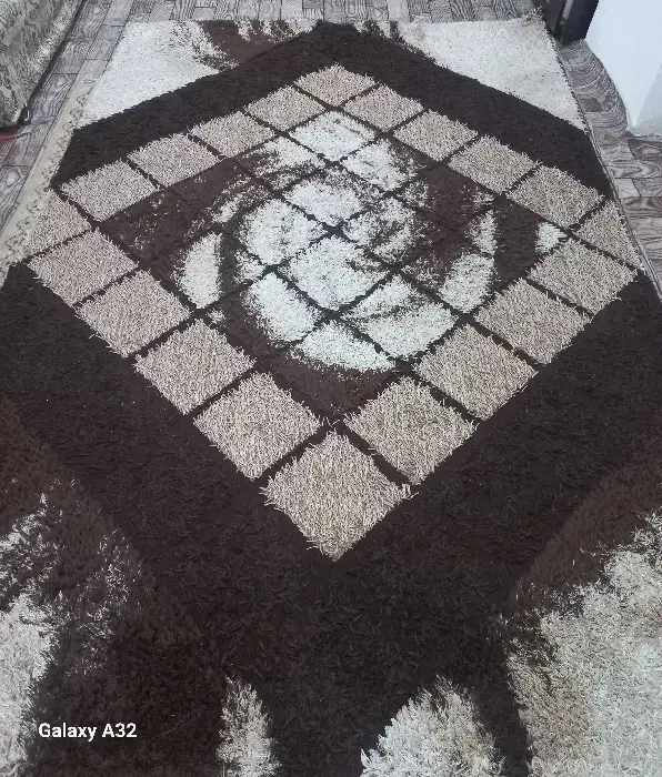 دو عدد فرش شیش متری ست یک جور|فرش|فومن, |دیوار