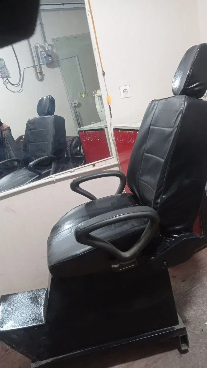 صندلی آرایشگاه|آرایشگاه و سالنهای زیبایی|سنندج, |دیوار