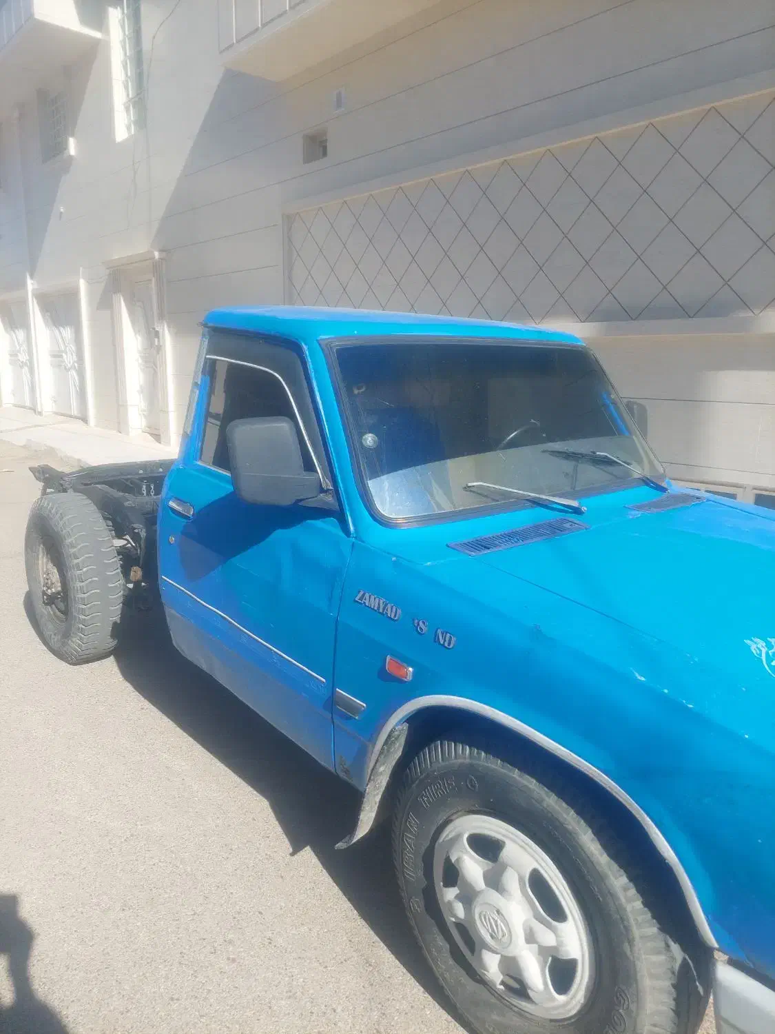 نیسان|خودرو سواری و وانت|شیراز, گل سرخ|دیوار