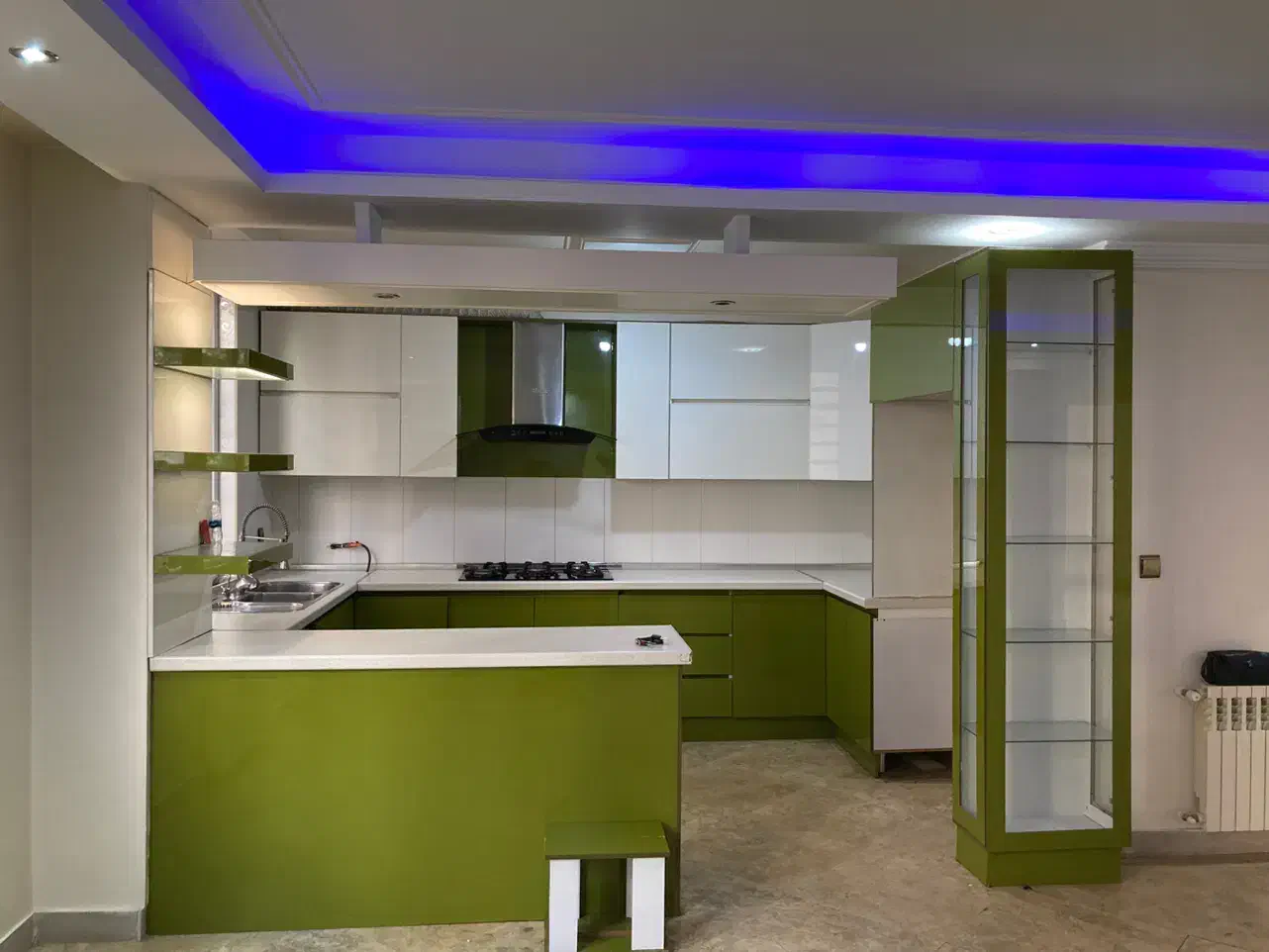 ۱۱۵ متر ۳ خواب فول امکانات رهن کامل دسترسی عالی