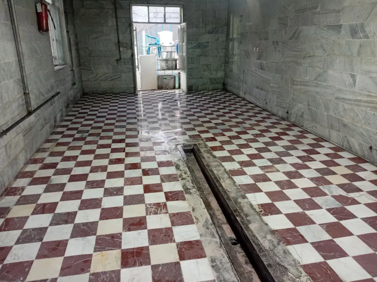 کفسابی موزایک وسنگ لاشه وگرانیت،سرامیک فرچه آنتیک|خدمات نظافت|رزن, |دیوار