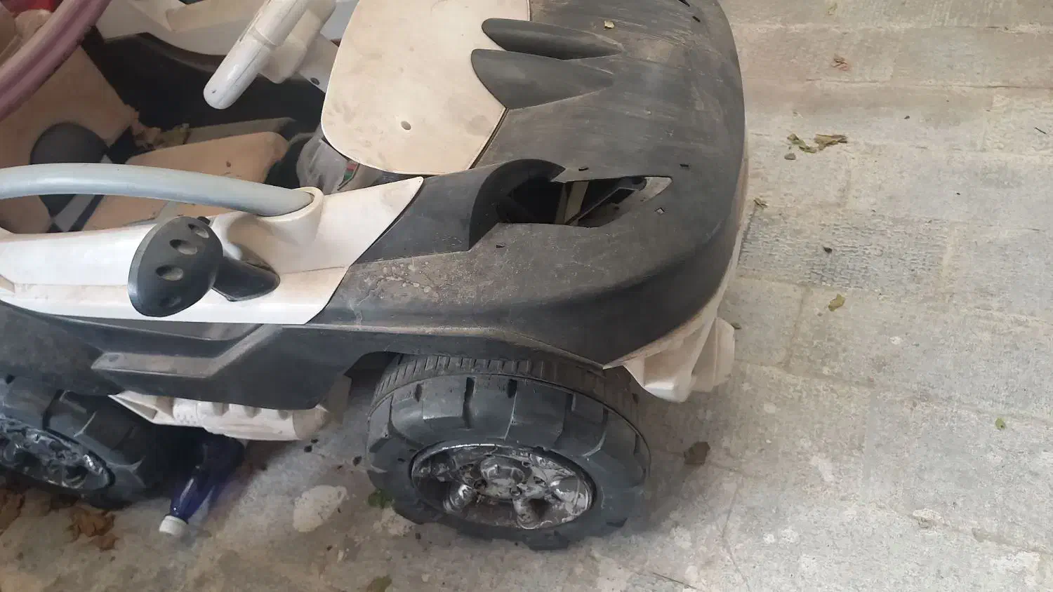 ماشین کودک|اسباب‌‌بازی|خسروشاه, |دیوار