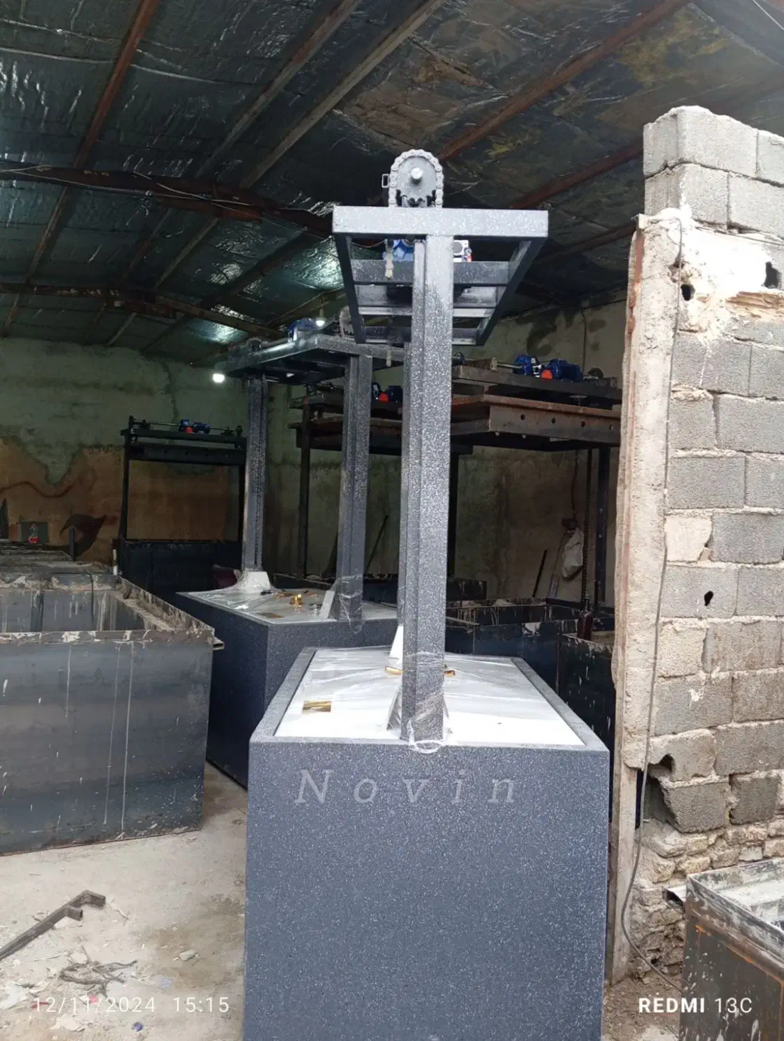 اجرای گاوصندوق آسانسوری همراه با شیشه ضد گلوله|ابزارآلات|همدان, |دیوار