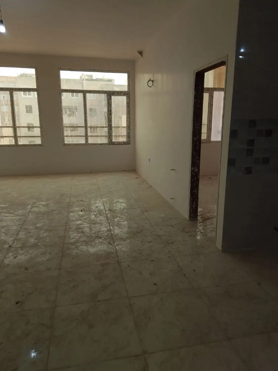 رهن واحد 120متری کلید نخورده فول امکانات