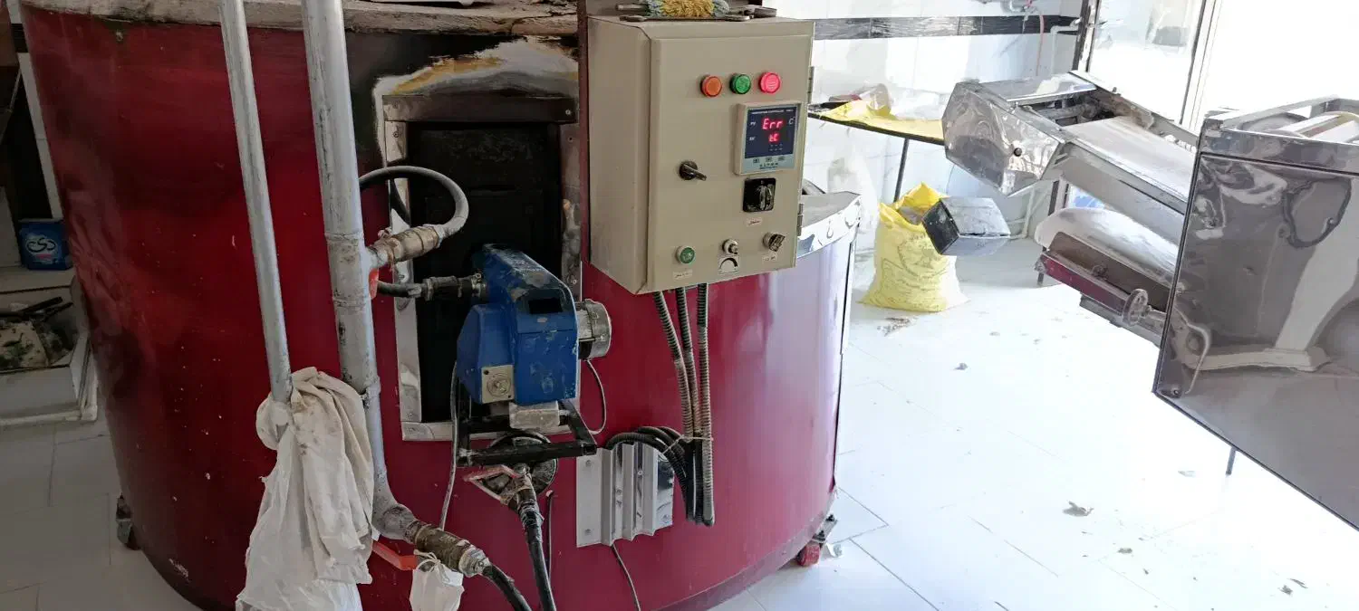 یک دستگاه گردان(ساج)نانوایی|ماشین‌آلات صنعتی|دیواندره, |دیوار