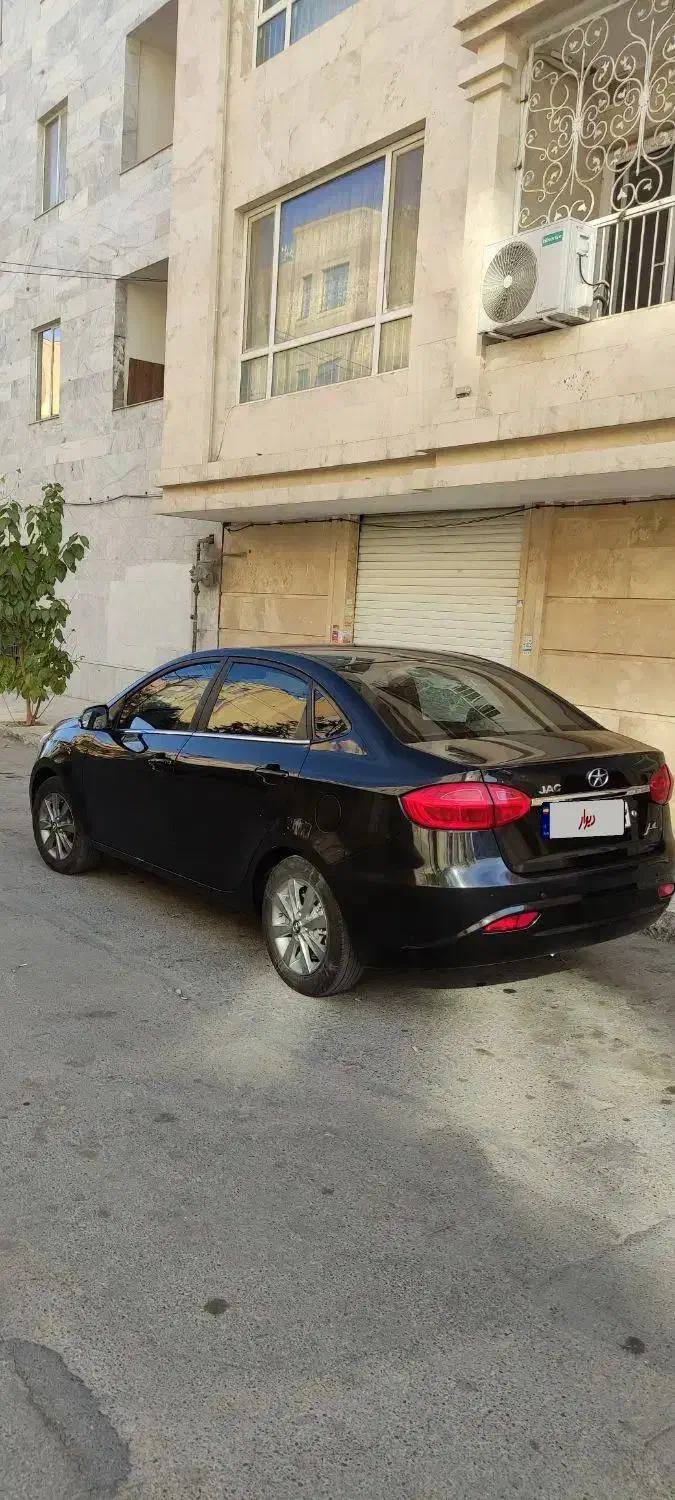 جک جی ۴ مدل ۴۰۲بدون خوردگی|خودرو سواری و وانت|مشهد, تربیت (صدف)|دیوار