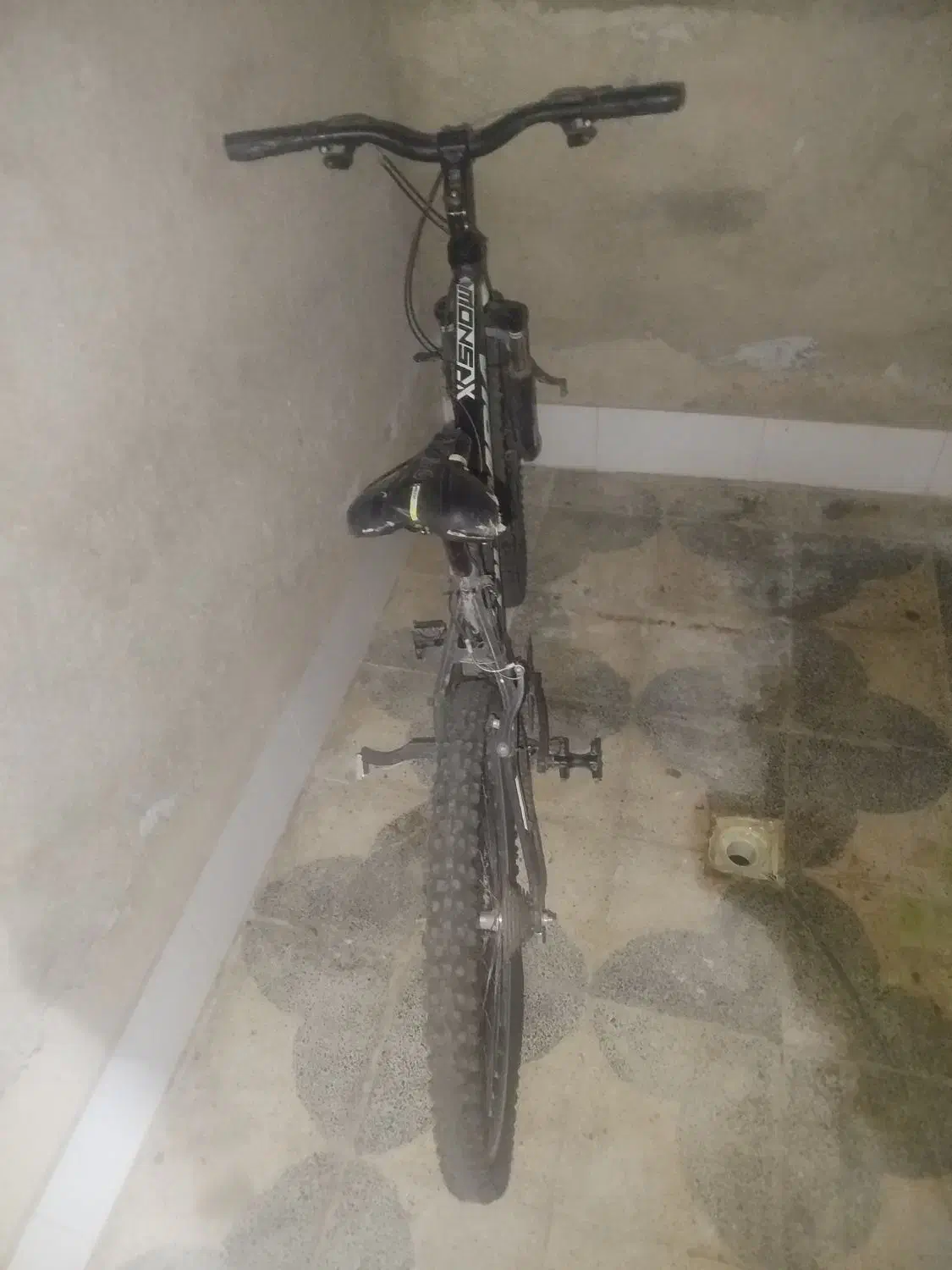 یک عدد دوچرخه نیاز ب تعمیر|دوچرخه، اسکیت، اسکوتر|ارد, |دیوار