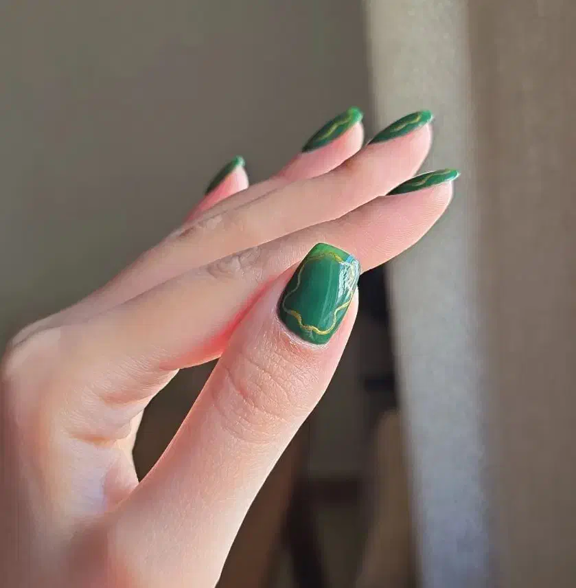 کاشت و ترمیم ناخن|خدمات آرایشگری و زیبایی|رشت, لاکانی|دیوار