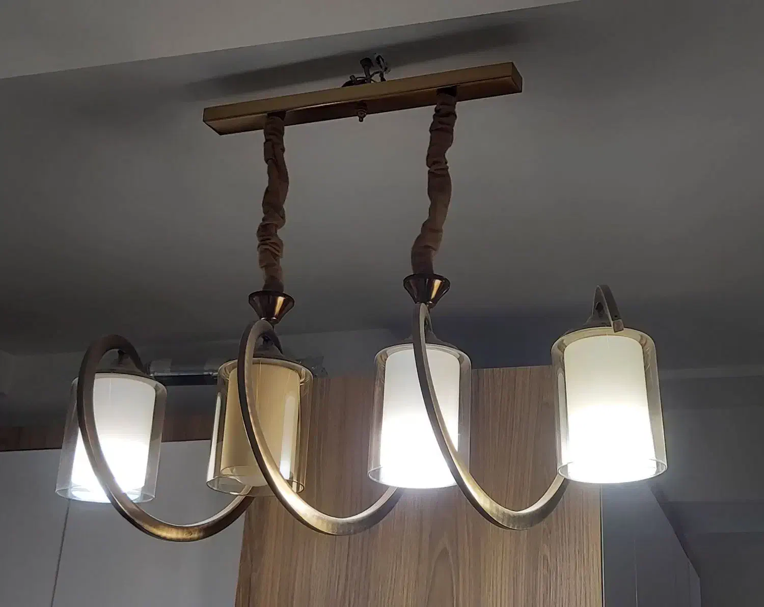 لوستر در حد نو.|لوستر و چراغ آویز|کرج, کرج نو|دیوار