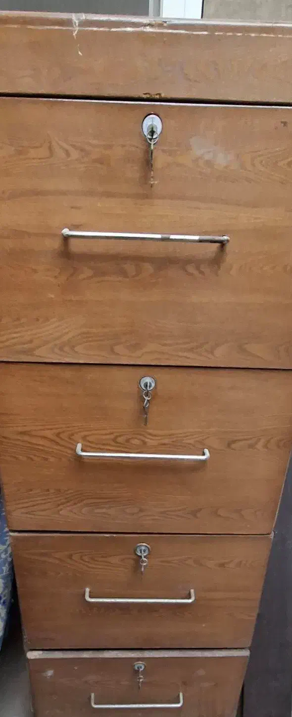 فایل چوبی چهار کشویی و قفل دار|جاکفشی، کمد، دراور|قرچک, میرزائی جنوبی|دیوار