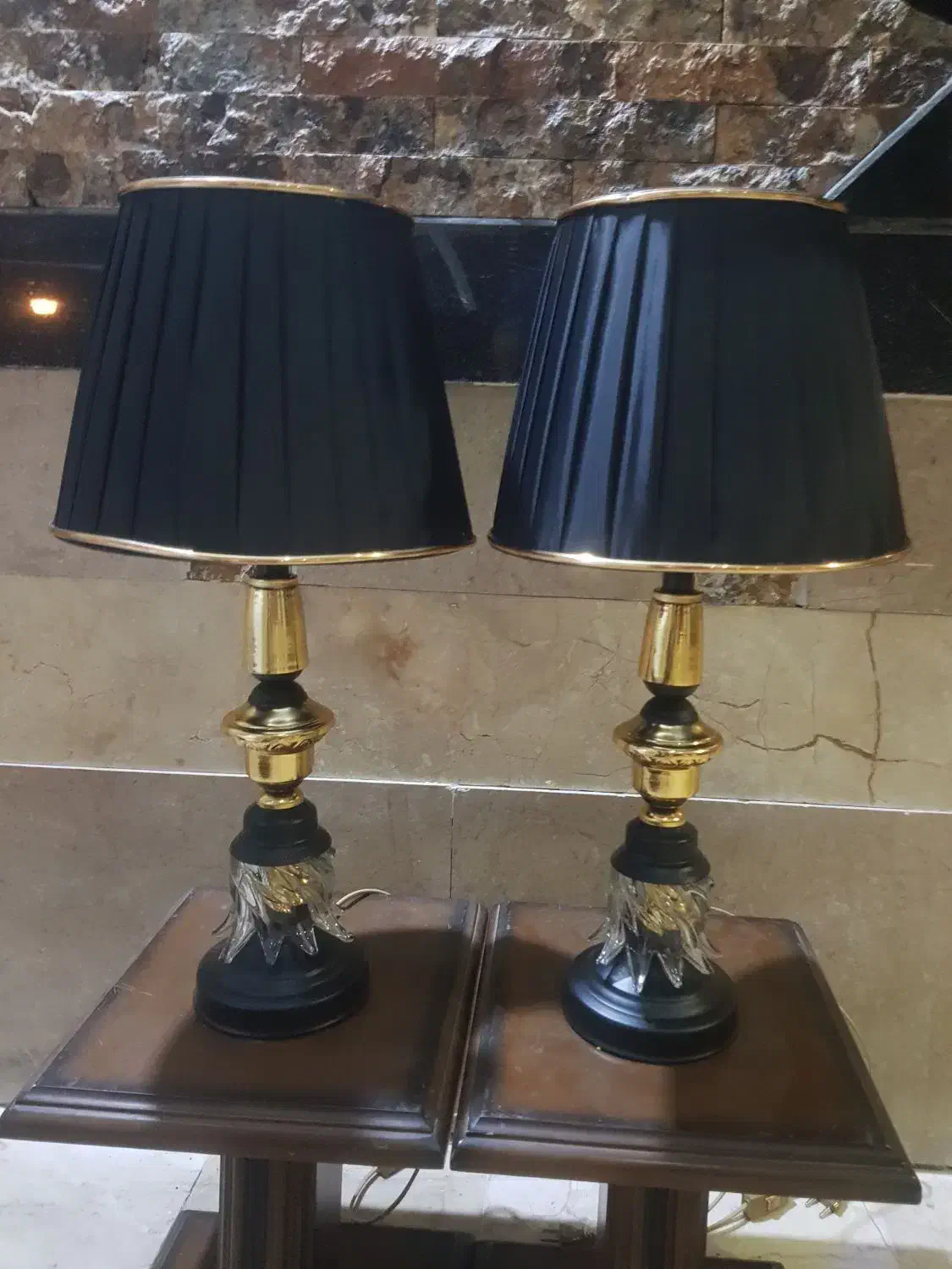 آباژور کنارسالنی|چراغ خواب و آباژور|تهران, دهم فروردین|دیوار