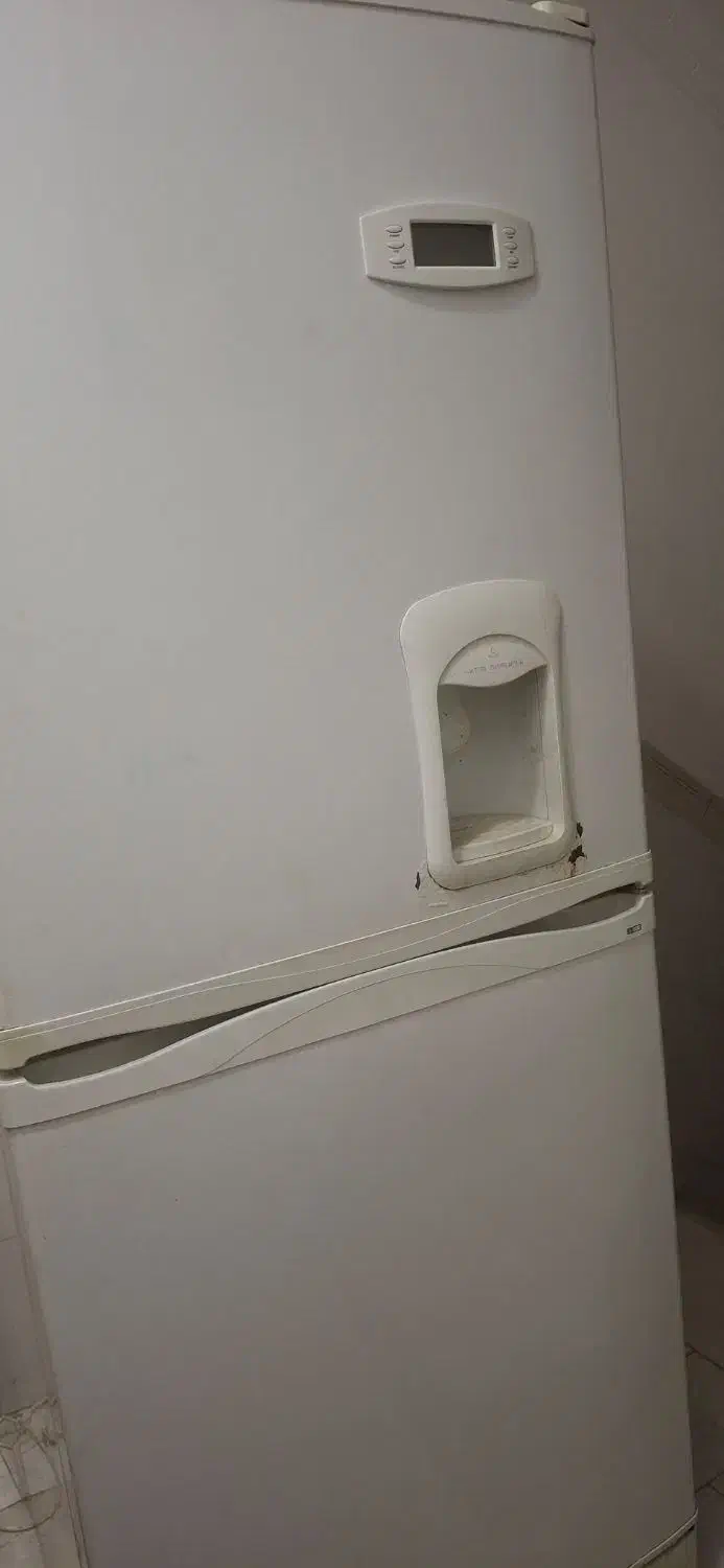 یخچال فریزر بالا و پایین اسنوا|یخچال و فریزر|یزد, |دیوار