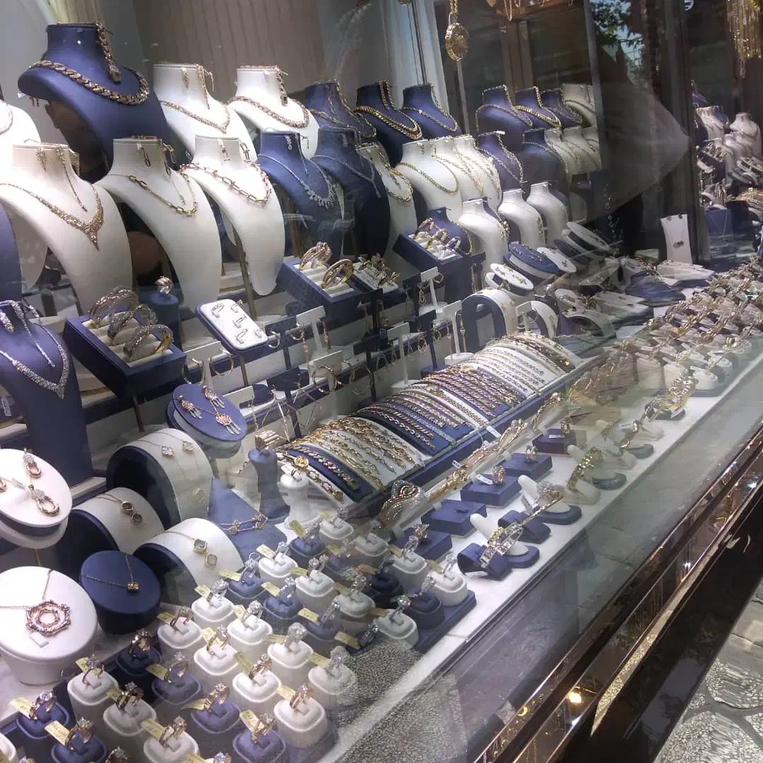 طراحی و اجرای انواع ویترین طلاو جواهر فروشی|فروشگاه و مغازه|باغستان, |دیوار