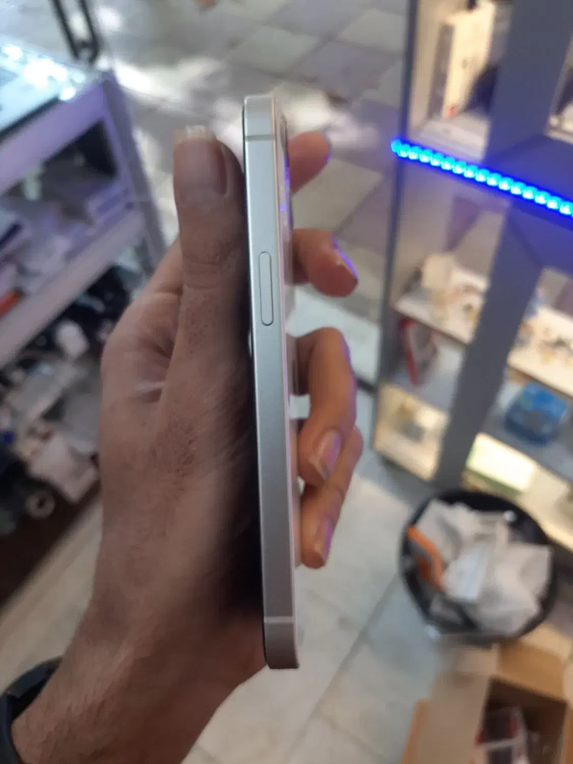 آیفون 13 سفید 256 گیگ تمیز و سالم|موبایل|دماوند, دماوند|دیوار