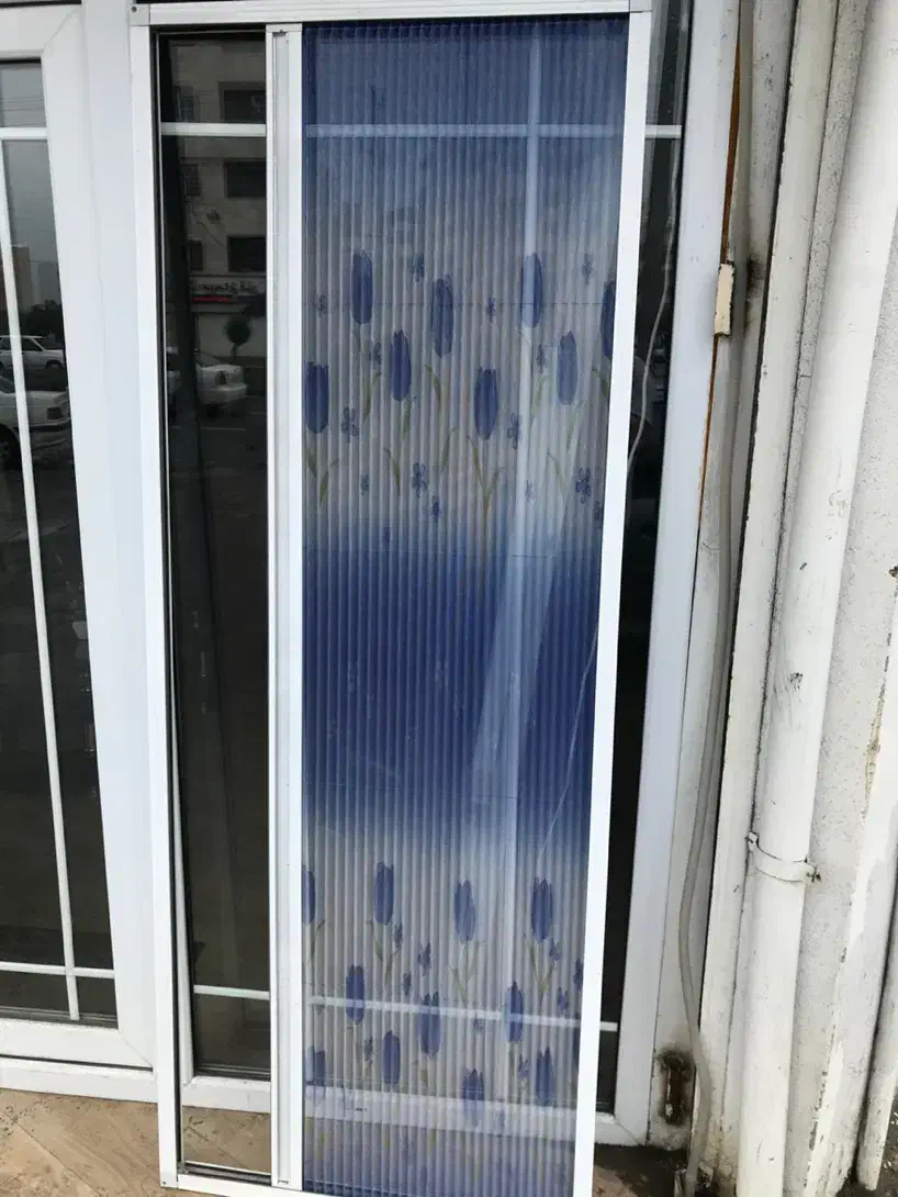 توری پلیسه نصب در یک ساعت و پنجره های upvc|خدمات پیشه و مهارت|کوچصفهان, |دیوار