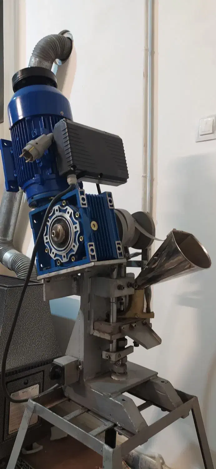 دستگاه پرس قرص قرص ساز|ماشینآلات صنعتی|رشت, رشتیان|دیوار