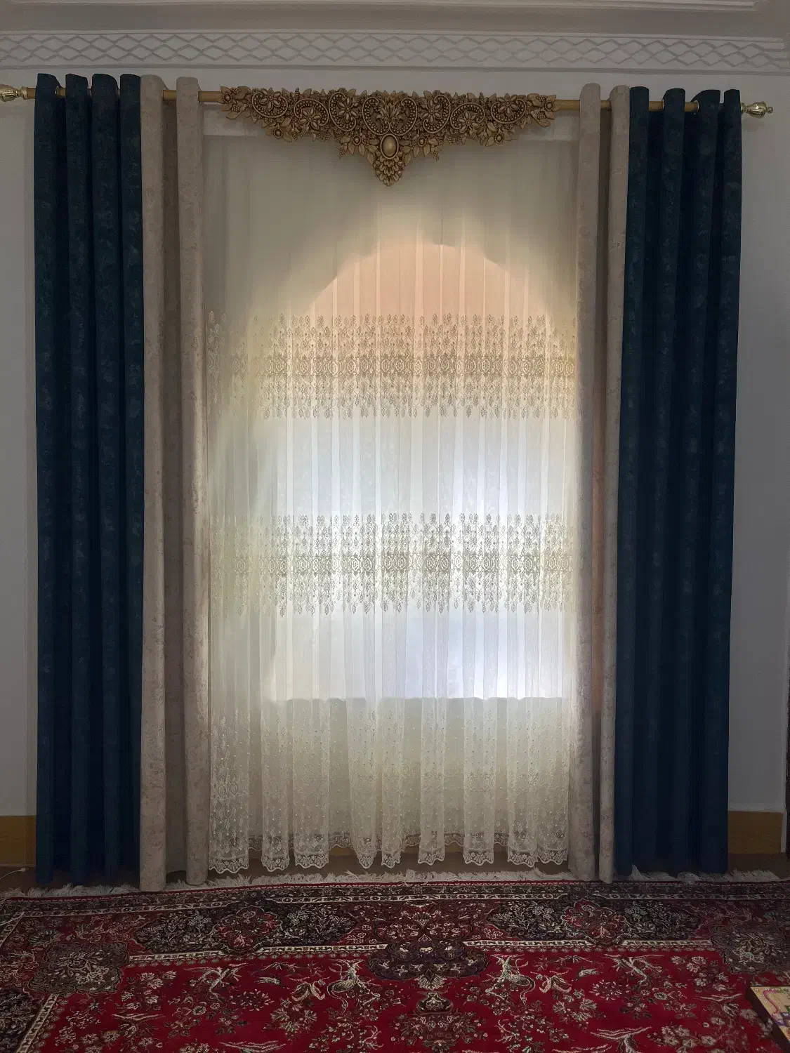 پرده|پرده، رانر، رومیزی|رودان, |دیوار