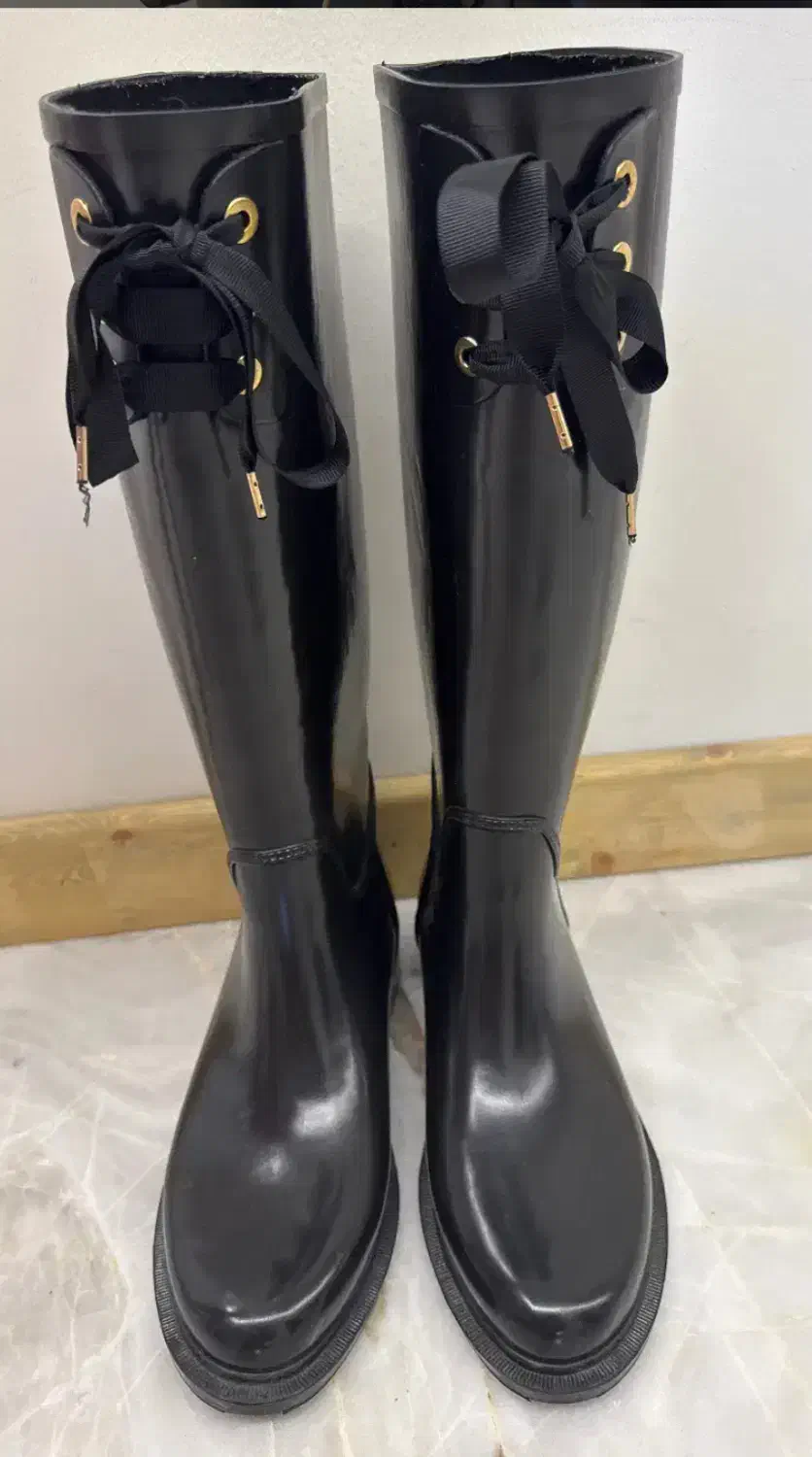 بوت رین بوت استرادیواریوس|کیف، کفش، کمربند|فیروزکوه, |دیوار