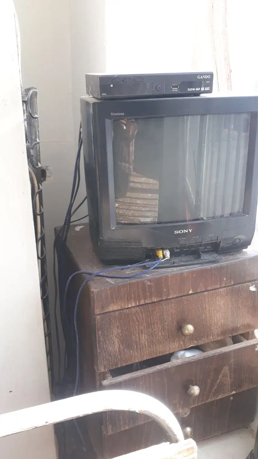 تلوبزیون ۱۴اینج سونی|تلویزیون و پروژکتور|اسلام‌‌آباد غرب, |دیوار