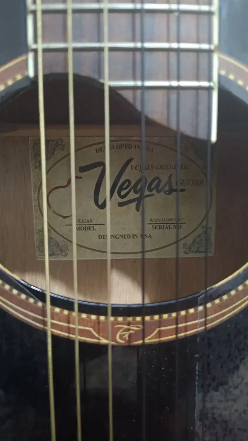 گیتار امریکایی خوش دست|گیتار، بیس، امپلیفایر|مبارکه, |دیوار